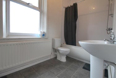 3 bed flat, Thornton Court, Newcastle Upon Tyne, Newcastle, NE14ES - Image 4